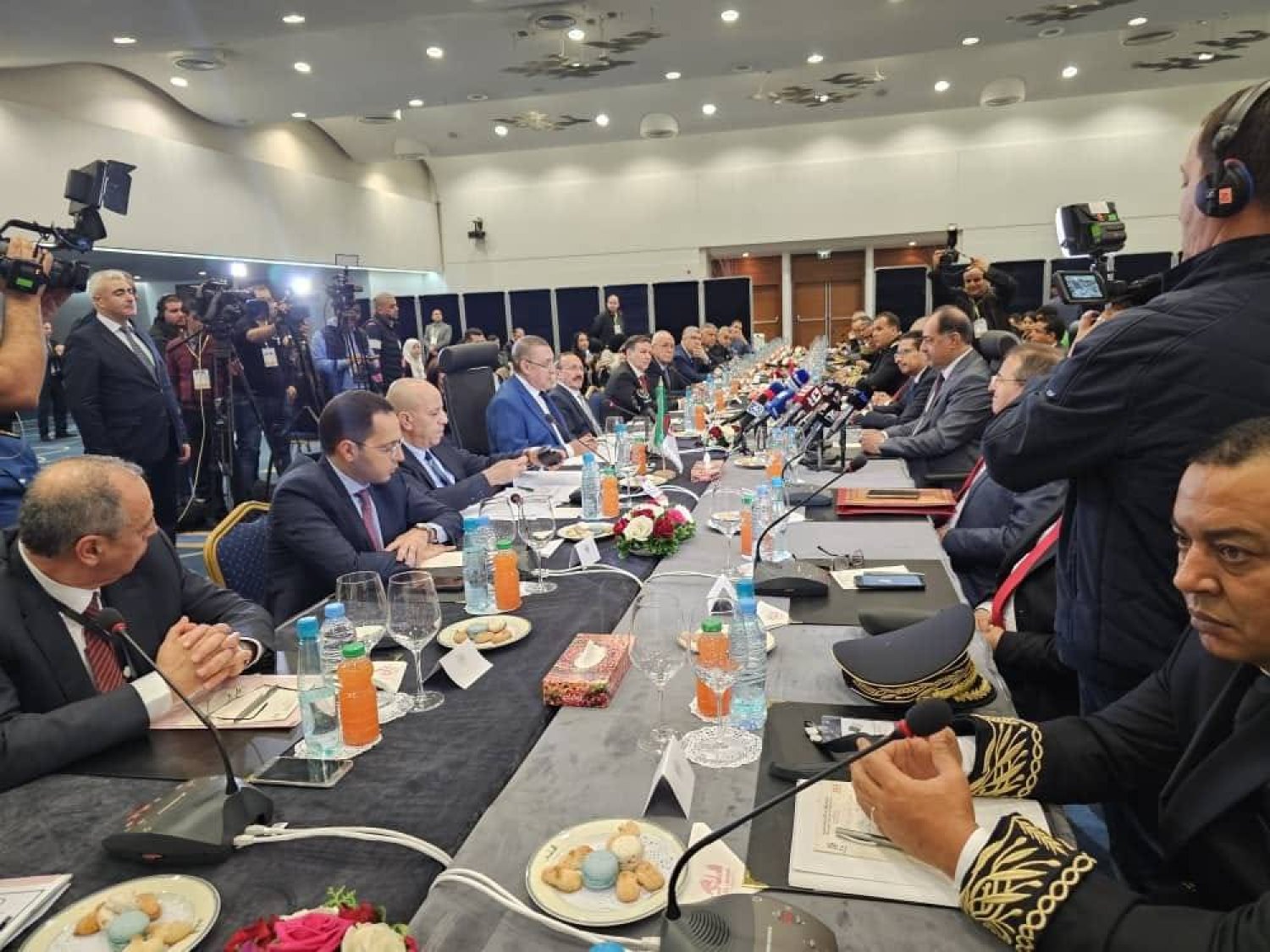 اجتماعات أمنية جزائرية – تونسية للتصدي للتهريب والهجرة السرية