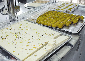 حلويات مكة الشعبية..