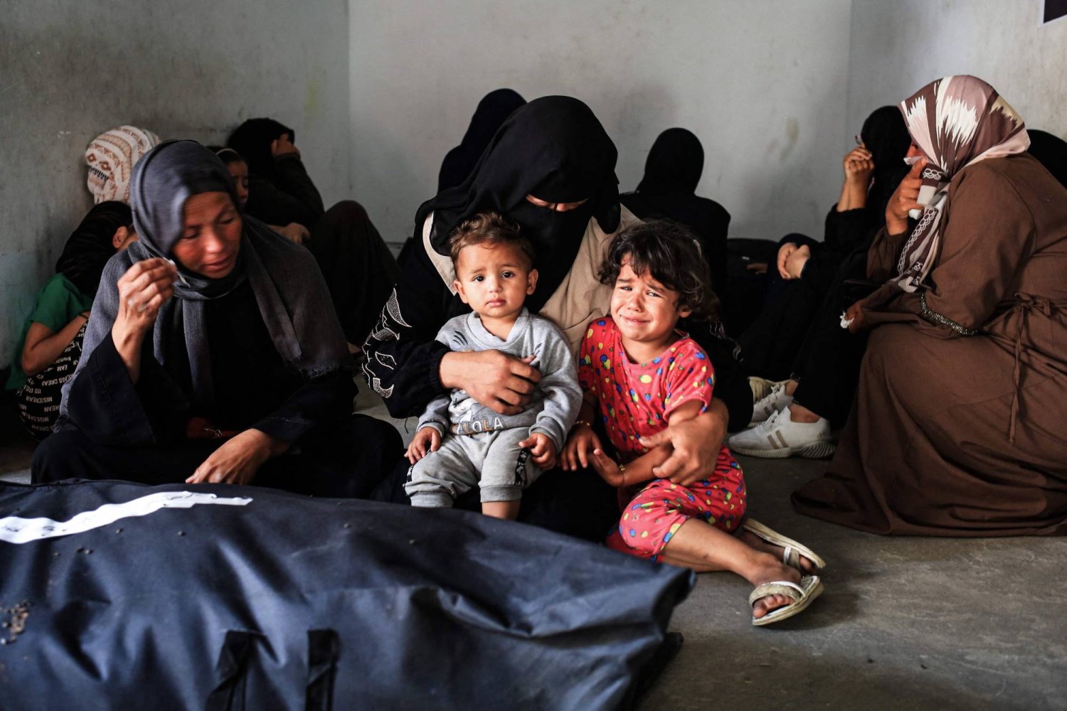 قصف تل أبيب يواكب مساعي الهدنة