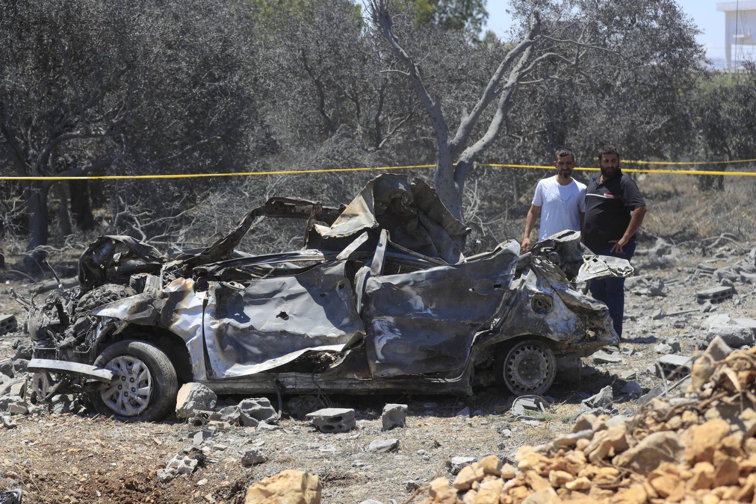 قتيلان و3 جرحى في قصف إسرائيلي بمُسيرة على سيارة بجنوب لبنان