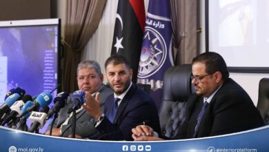 دعوة وزير داخلية «الوحدة» لفرض الحجاب تفجر جدلاً حاداً في ليبيا