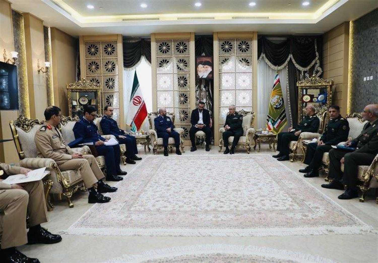 السعودية وإيران تبحثان فرص تطوير العلاقات العسكرية