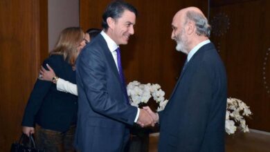 لقاءات هوكستين وقيادات لبنانية… محاولة لتأمين موقف عام مؤيد لمفاوضات الحل