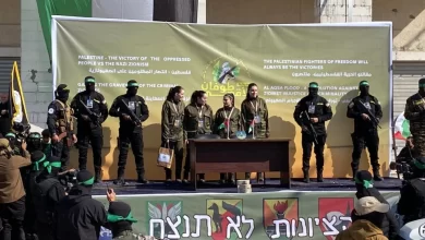 «حماس» سلمت 4 مجندات… واستعرضت قوتها