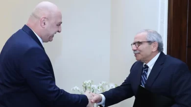 عون يدعو السياسيين للابتعاد عن المناكفات وسياسة «تناتش الحصص»