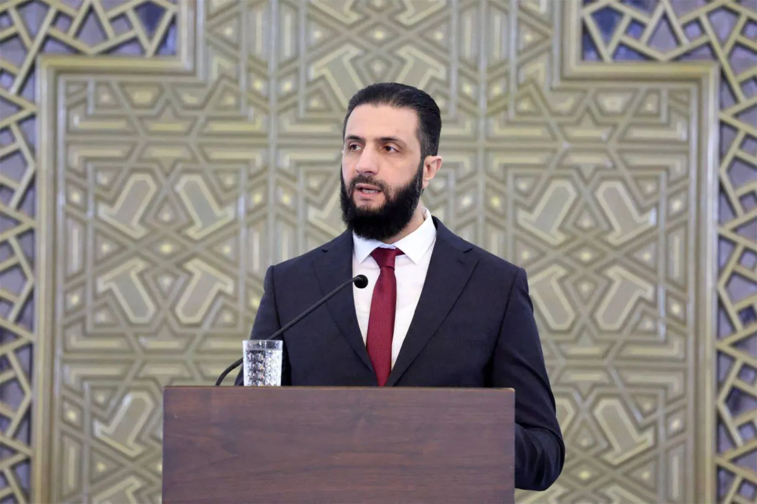 الشرع لفلول النظام: «اقترفتم ذنباً عظيماً لا يُغتفر… سلموا سلاحكم قبل فوات الأوان»