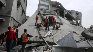 الدفاع المدني في غزة يعلن مقتل 10 أشخاص بينهم 7 أطفال بغارة إسرائيلية