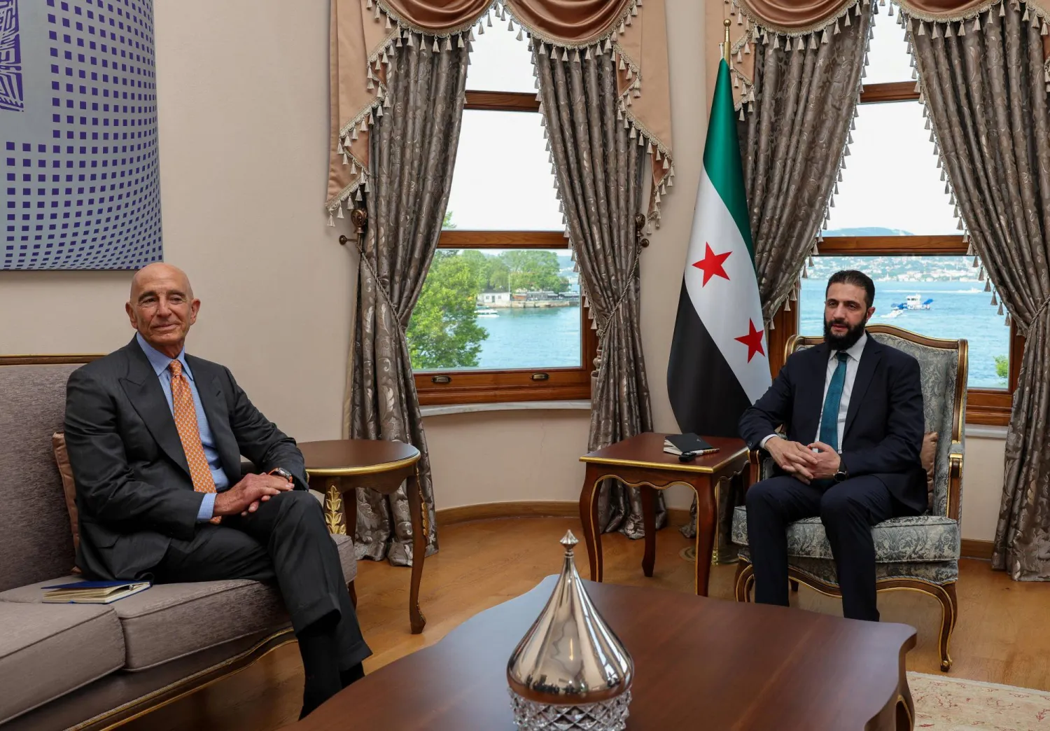 مبعوث ترمب يشيد بخطوات الشرع بشأن المقاتلين الأجانب والعلاقات مع إسرائيل