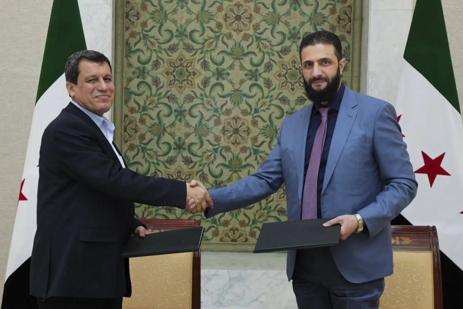 تقرير: احتجاز «قسد» عشرات المدنيين في دير الزور والرقة منذ منتصف الشهر